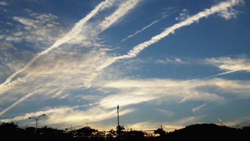 23 飛行機雲.jpg